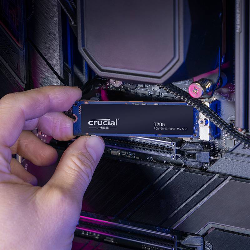 CT1000T705SSD3_wr_04a