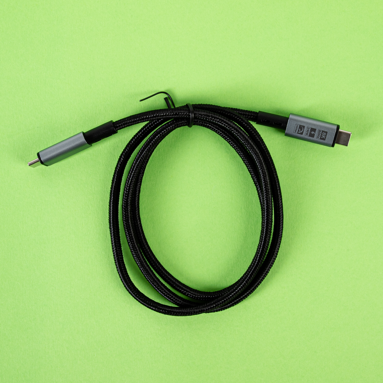 GIZZU-GCPCC24020G-01-240W-20Gbps-Type-C-1m-Cable_WHAT-IN-BOX-9119-Edit_1500x1500